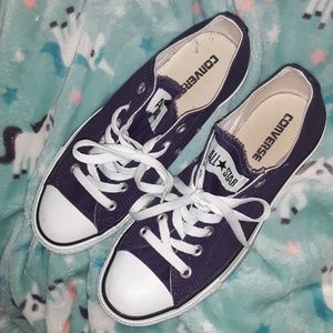 Converse tennis shoes